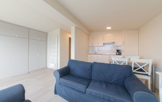 High in the sky - Photo 2