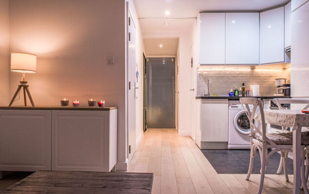 Centrally located "Key Point" - Photo 3